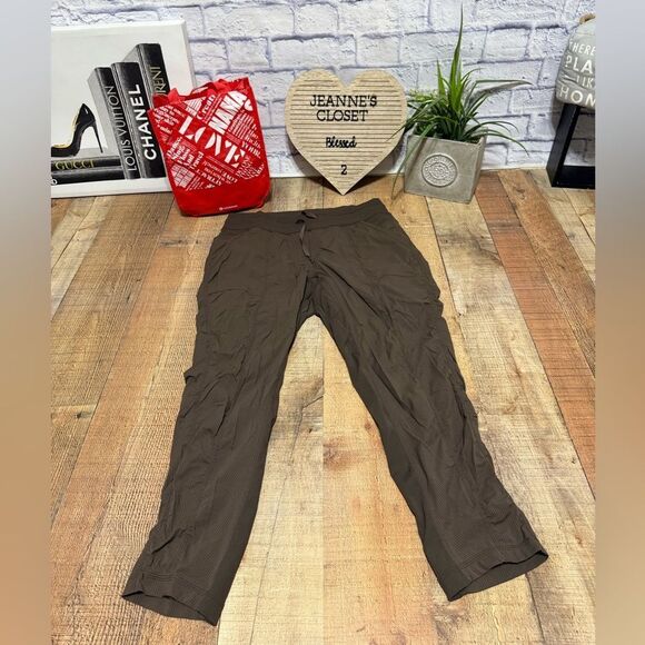 Lululemon street to studio brown striped ribbed dance studio pants size 10
